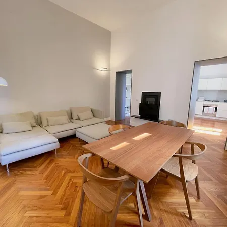 Apartamento Mirabello Apt, 2 Ac, 2 Bagni, Area Pedonale, Montacarichi Per Valigie, Garage Privato A 600mt, Life