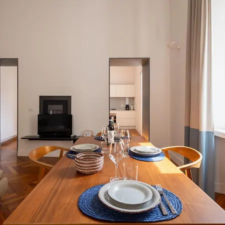 Apartamento Mirabello Apt, 2 Ac, 2 Bagni, Area Pedonale, Montacarichi Per Valigie, Garage Privato A 600mt, Life