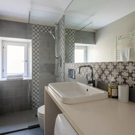 Mirabello Apt, 2 Ac, 2 Bagni, Area Pedonale, Montacarichi Per Valigie, Garage Privato A 600mt, Life La Spezia